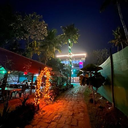 Mohans Ayurvedic Beach Resort วาร์คาลา ภายนอก รูปภาพ